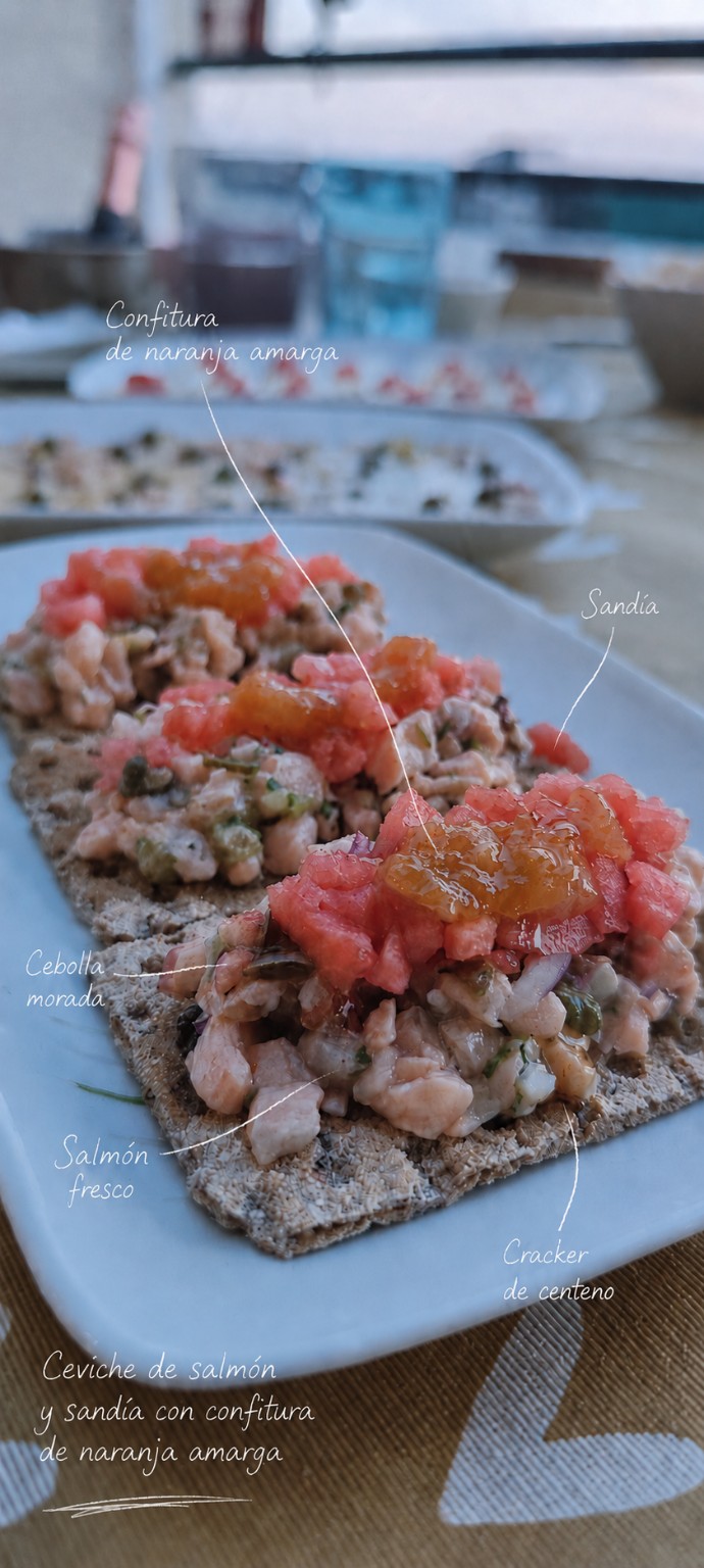 Ceviche de salmón y sandía con confitura de naranja amarga
